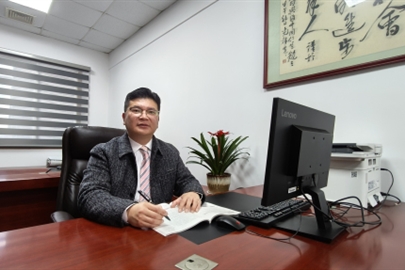 汇龙中学校长胡勇同志简介