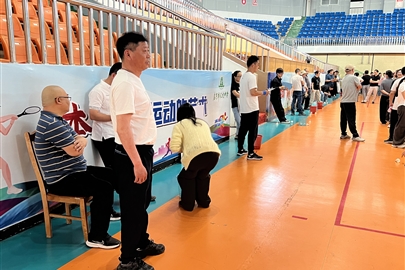 趣味运动燃激情 欢声笑语满赛场——启东市汇龙中学举办教师趣味运动会